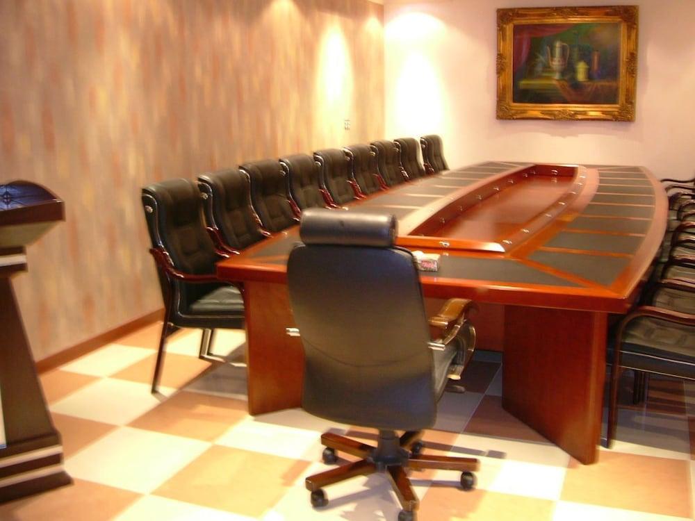 Bilqase Throne Hotel Dammam Buitenkant foto
