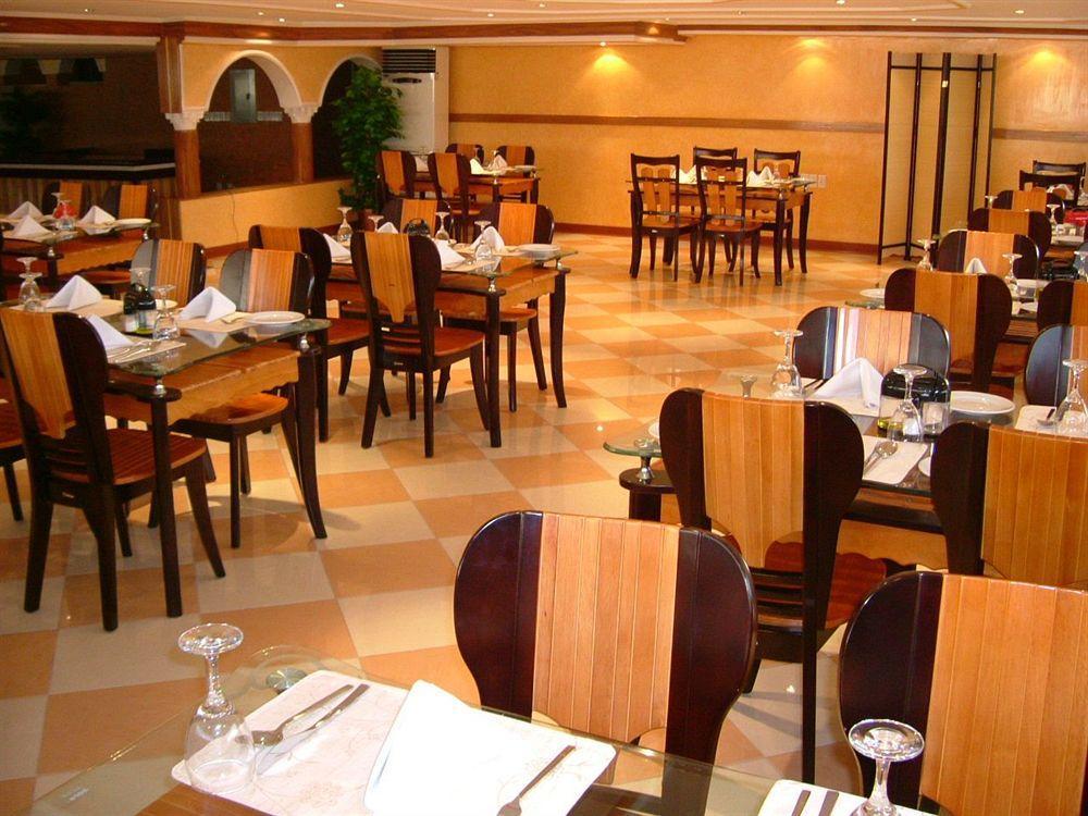 Bilqase Throne Hotel Dammam Buitenkant foto